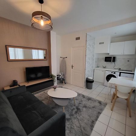 Appartement Spacieux 28M2 Avec Chambre Separee إسّي لي مولينو المظهر الخارجي الصورة
