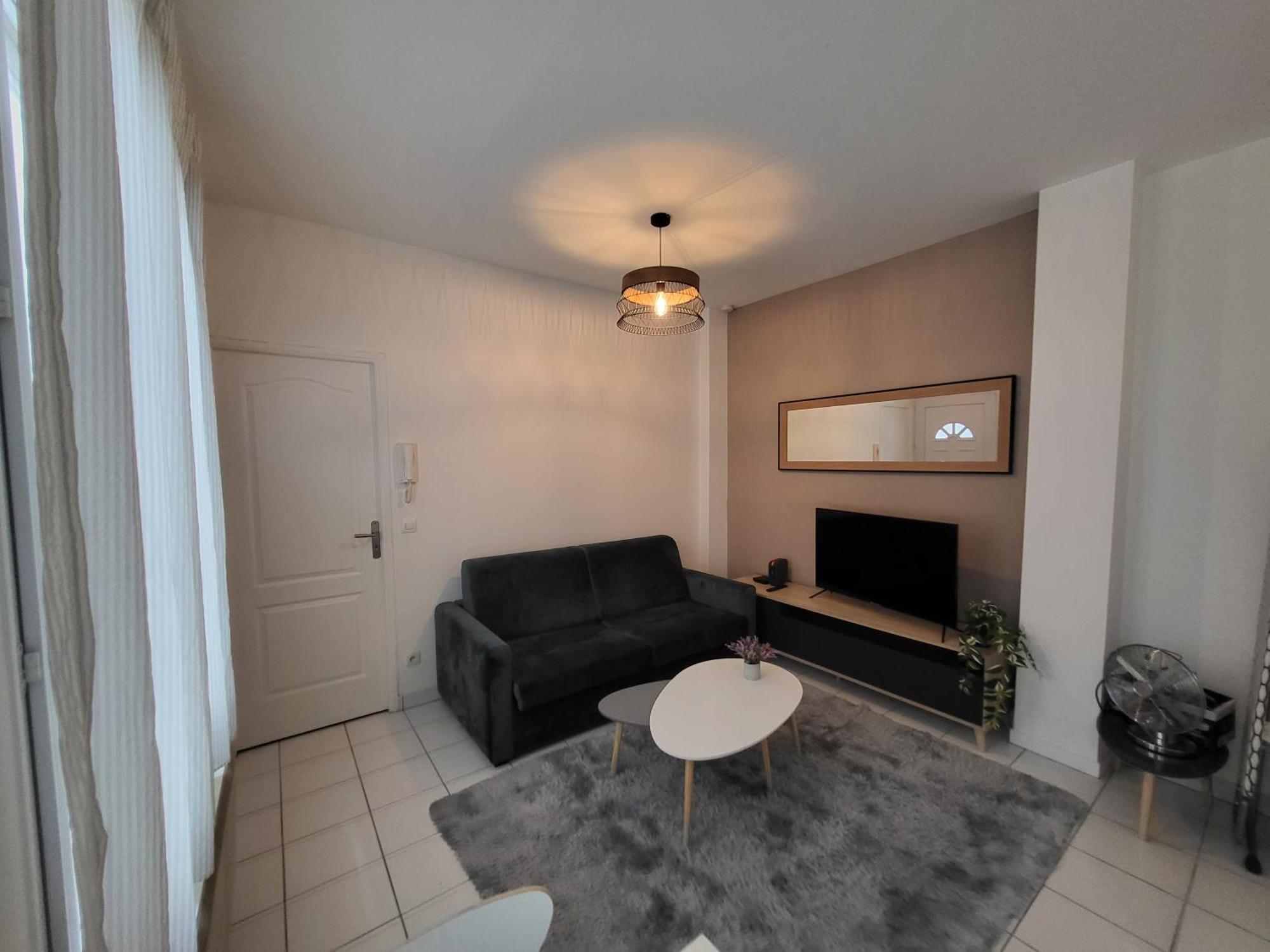 Appartement Spacieux 28M2 Avec Chambre Separee إسّي لي مولينو المظهر الخارجي الصورة