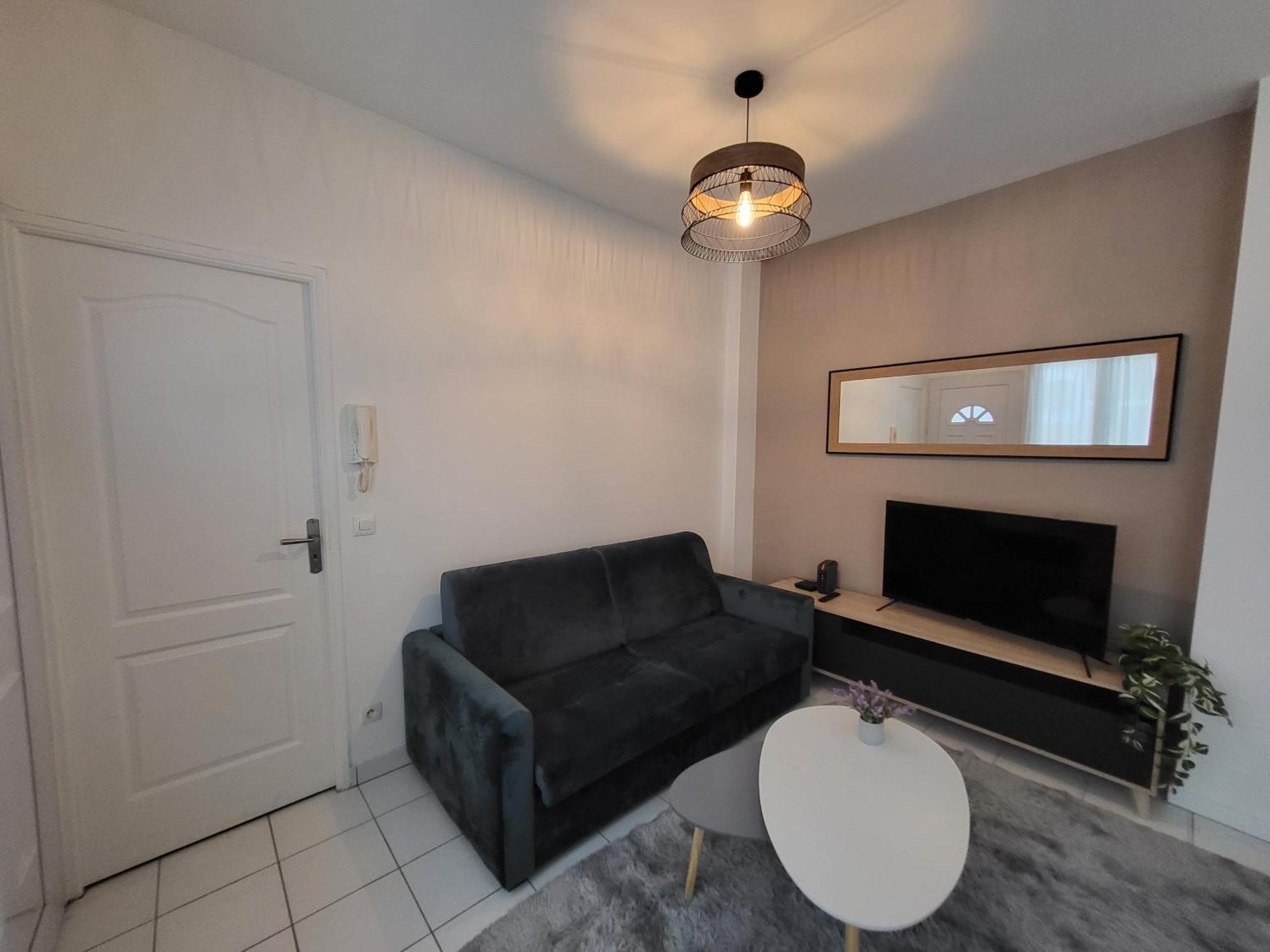 Appartement Spacieux 28M2 Avec Chambre Separee إسّي لي مولينو المظهر الخارجي الصورة